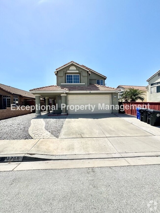 Building Photo - Great 5 bed 3 bath home