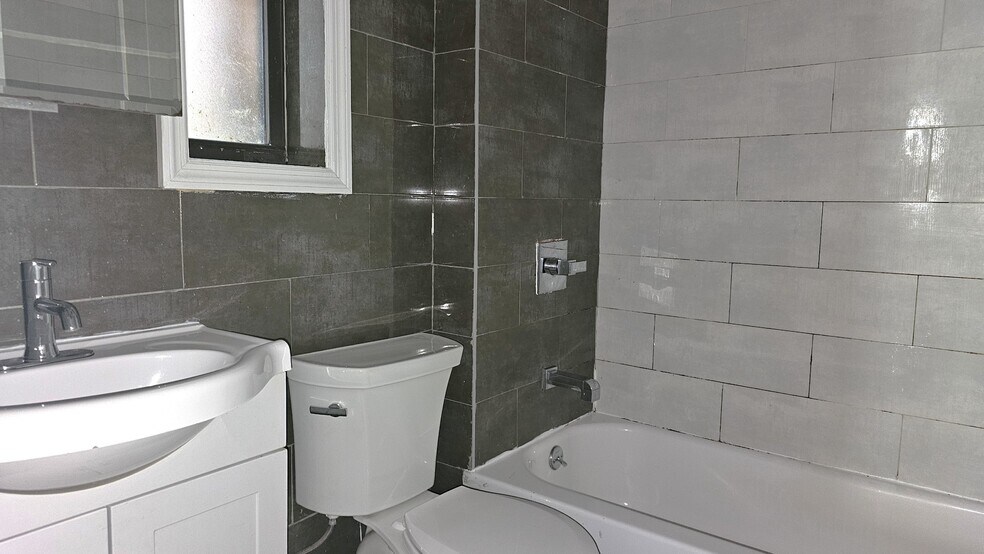 Building Photo - 523 W 156th St