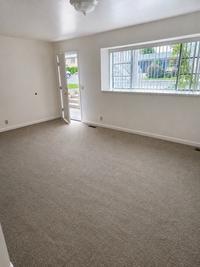Building Photo - 2 bedroom apartment!