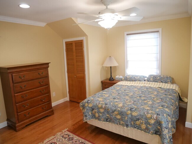 Building Photo - Elegant Coastal Home with Spacious Layout Near Lewes Beach