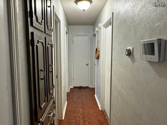 Building Photo - 2316 Perrin Dr