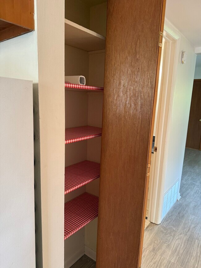 Building Photo - 235 E Palatine Rd