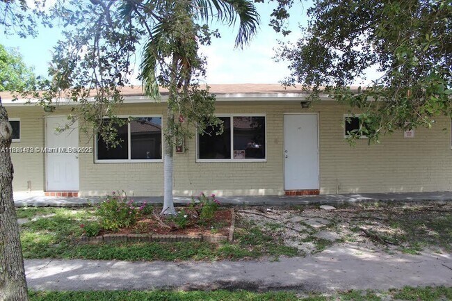 Primary Photo - 5321 NW 21st Ct
