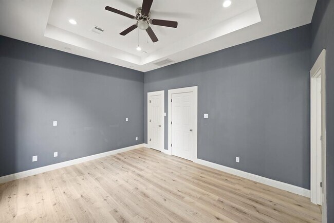 Building Photo - 2110 Oatfield Dr