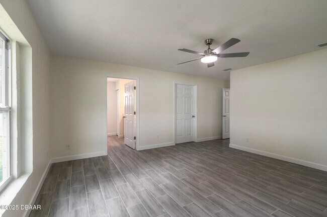 Building Photo - 1431 Victory Palm Dr