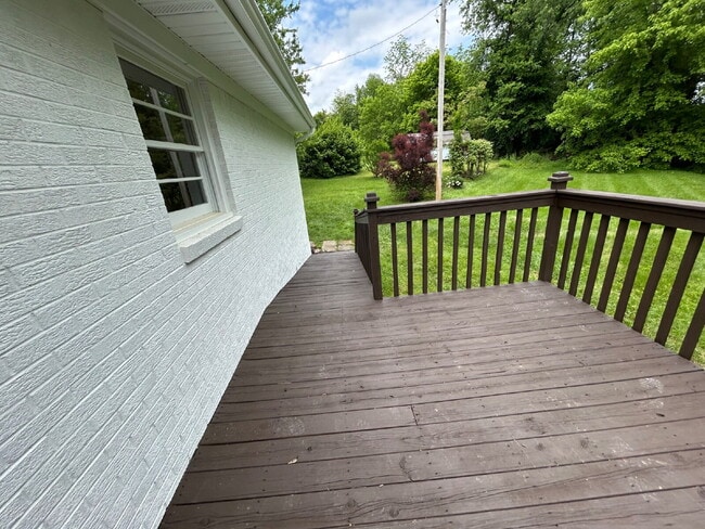 Building Photo - 3 BD 1.5 BA remodeled home for rent in Mon...