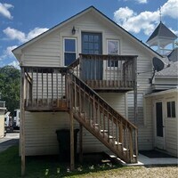 Building Photo - 10 Elm St
