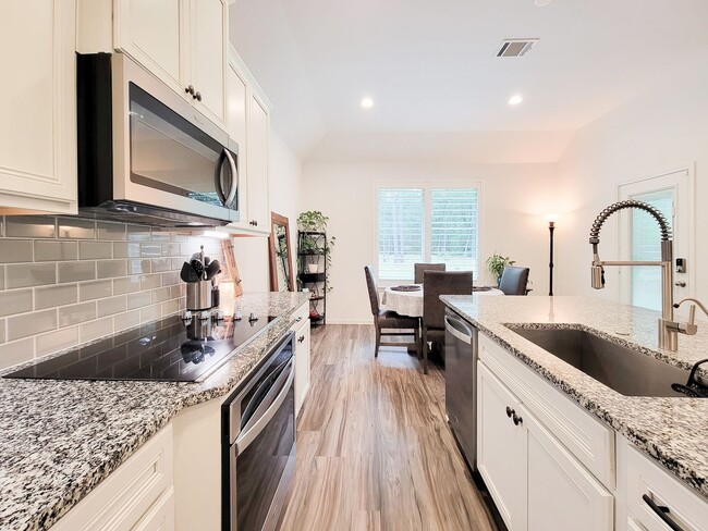 Building Photo - BEAUTIFUL 4 BEDROOM 2 BATH HOME WITH ALL THE UPGRADES ON 1 ACRE LOT IN NEW WAVERLY, TEXAS