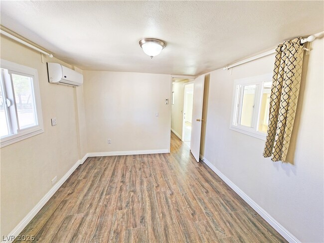 Building Photo - 1080 W Windsong Ln