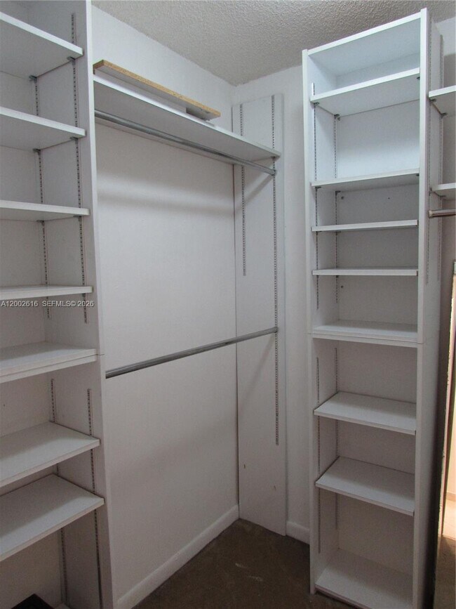 Building Photo - 5555 Ludlam Rd