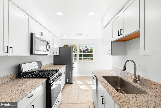 Building Photo - 239 Nottoway St SE