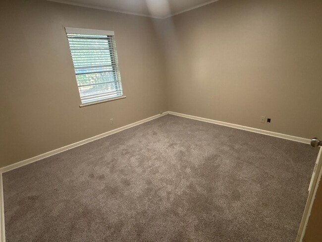 Building Photo - 204 Ridgecrest Dr