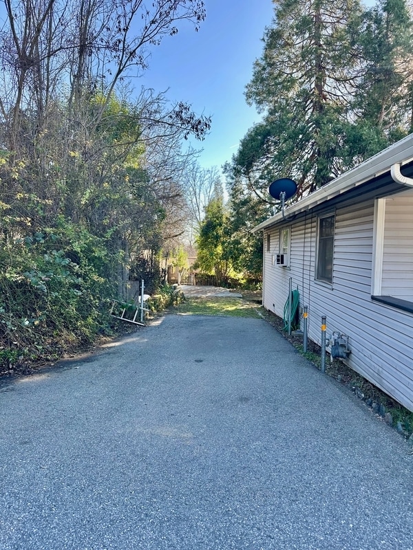 Building Photo - 117 E Empire St