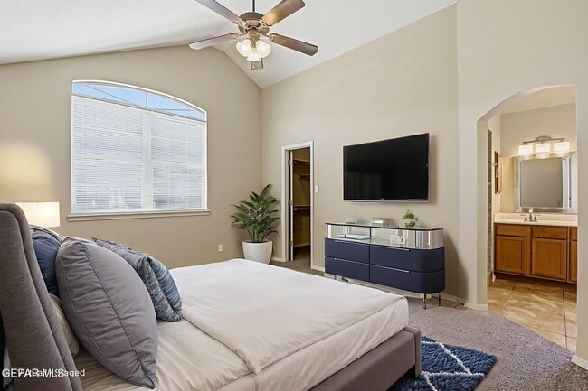 Building Photo - 10910 Acoma St