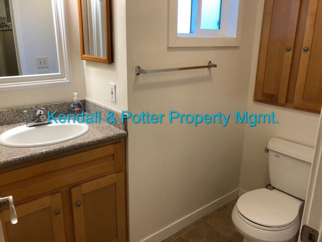 Building Photo - 210 Alturas Way