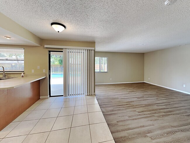 Building Photo - 951 Blueberry Hollow Ct
