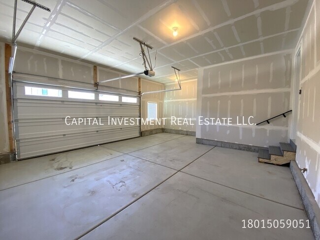 Building Photo - 11541 Engelmann Dr