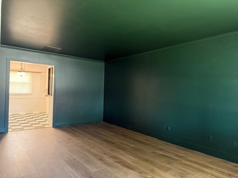 Building Photo - 140 E 58th St