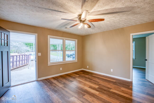 Building Photo - 1740 Bold Springs Rd