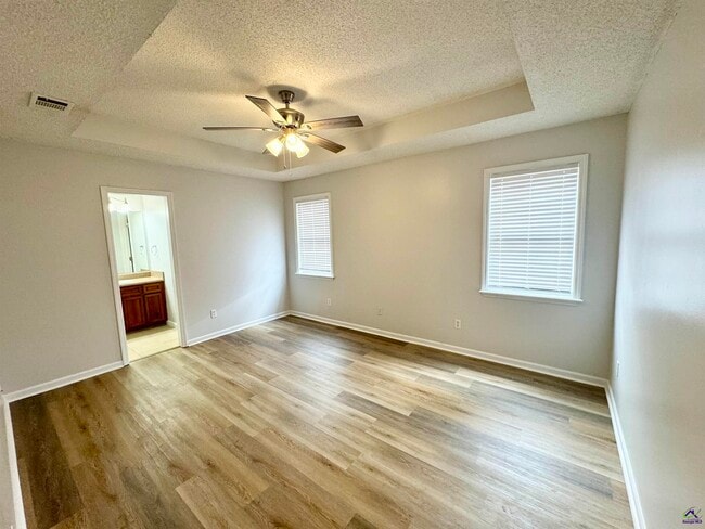 Building Photo - 308 Strawbridge Ln