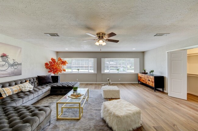 Building Photo - 8511 Honeysuckle