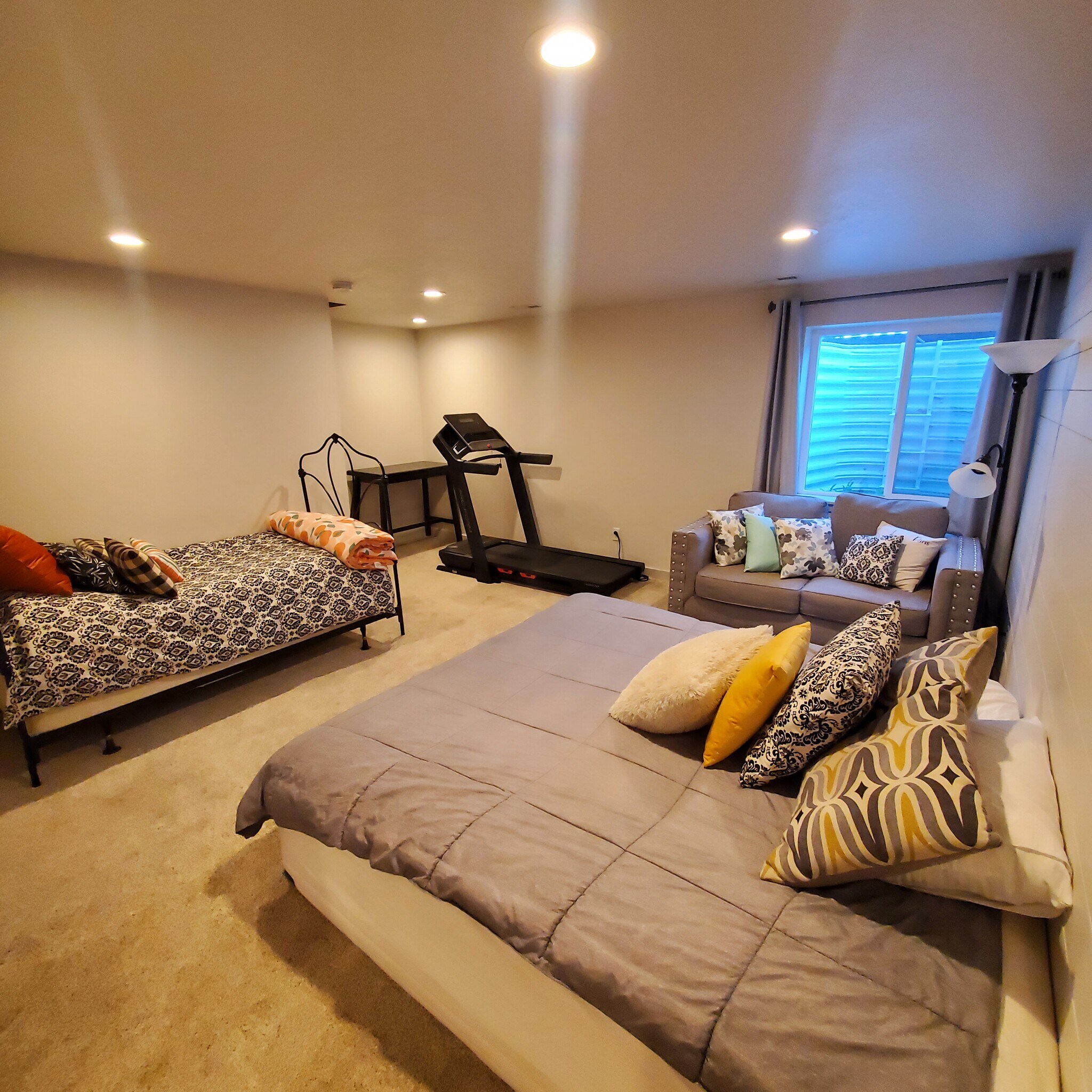 4th Bedroom - 261 E Ellen Ln
