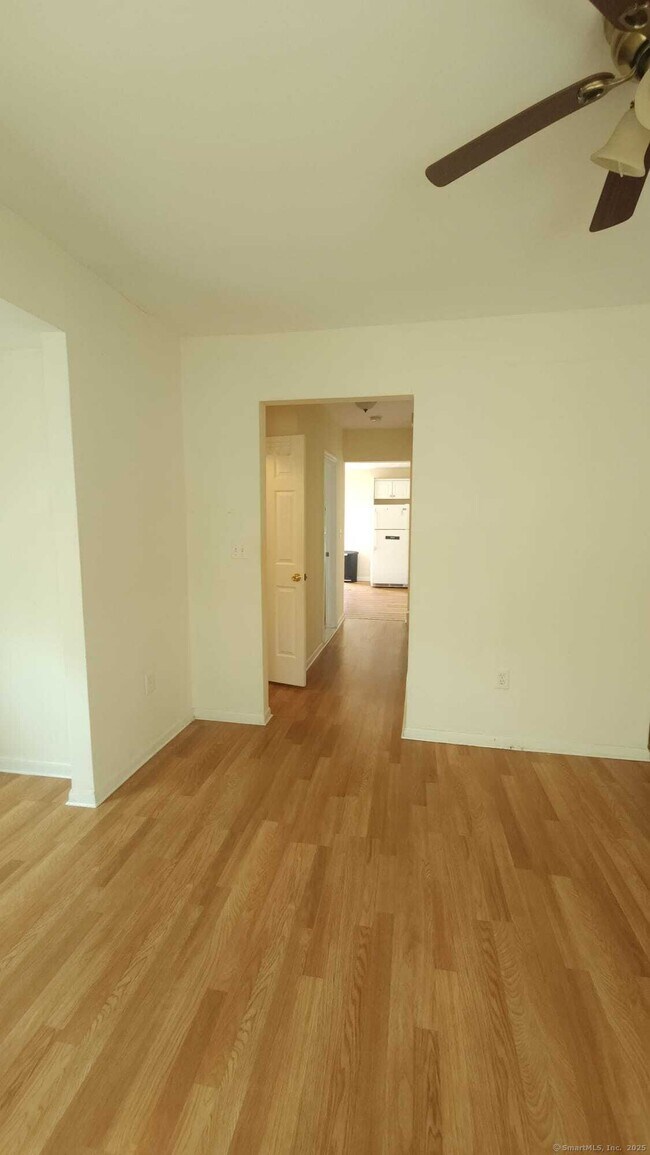 Building Photo - 33 Trowel St