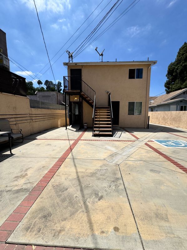 Building Photo - 1466 Silver Lake Blvd