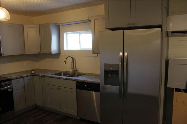 Building Photo - 11 Liberty St