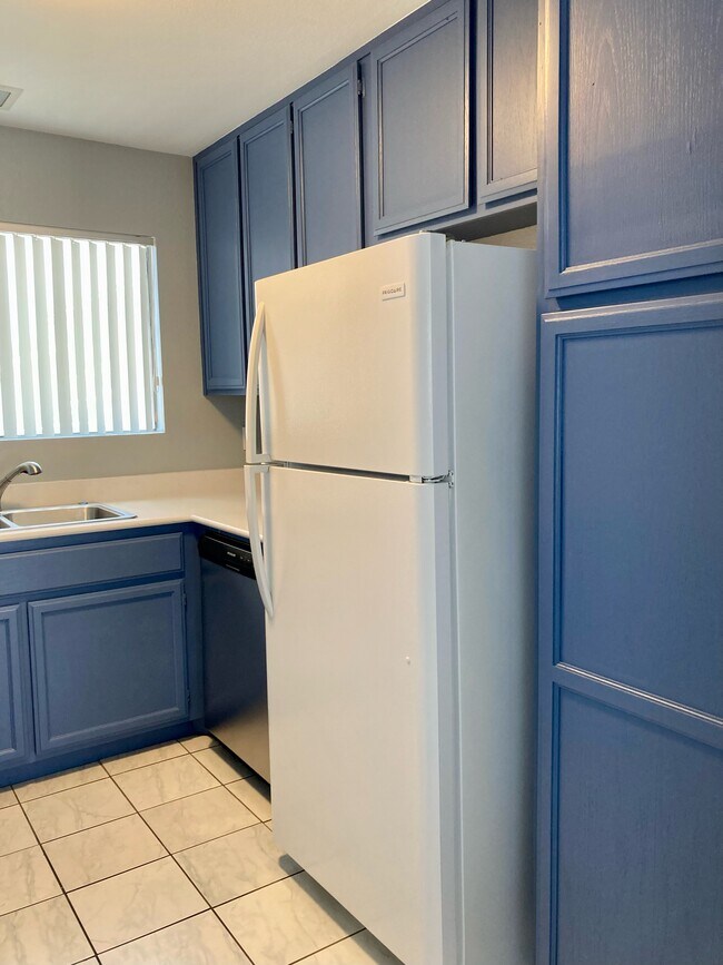 Building Photo - 7728 Barbican Ct