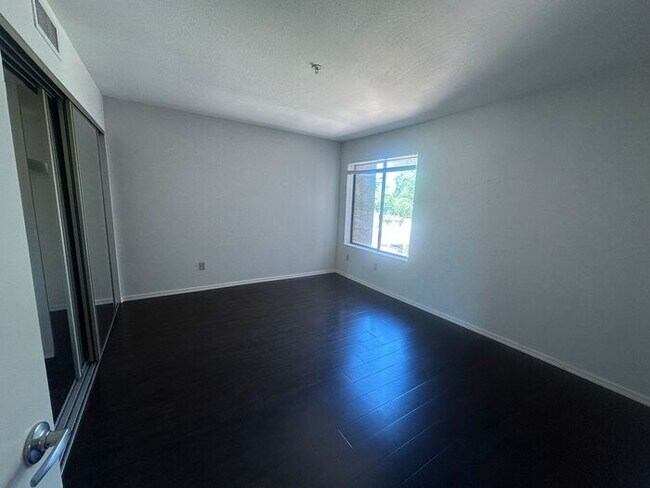 Building Photo - 2 Bed 2 Bath Condo in Old Town Scottsdale