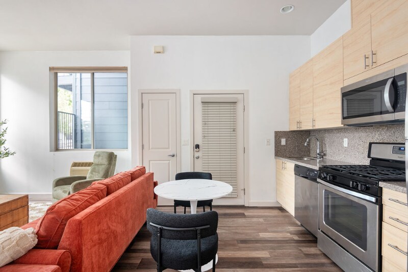 Building Photo - 1607 NW Davis St