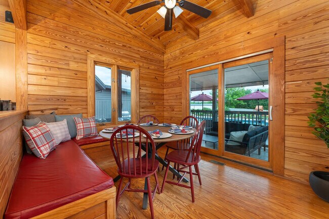 Building Photo - 2224 Brevard Rd