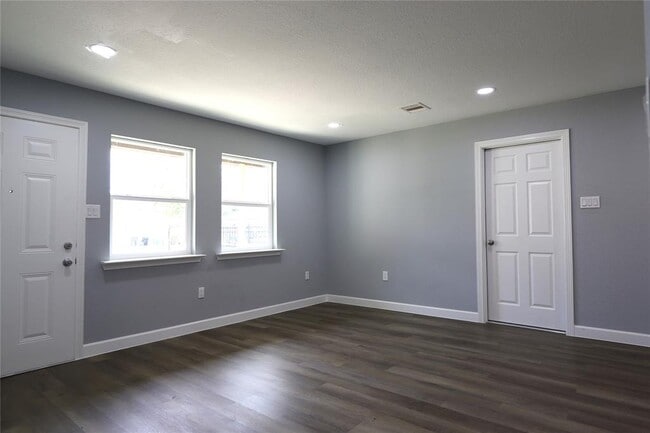 Building Photo - 4517 Brinkley St