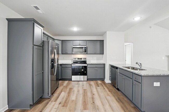 Building Photo - Charming 3-Bedroom Ranch with 2 Full Baths & Expansive Backyard Located in a Peaceful Cul-de-Sac