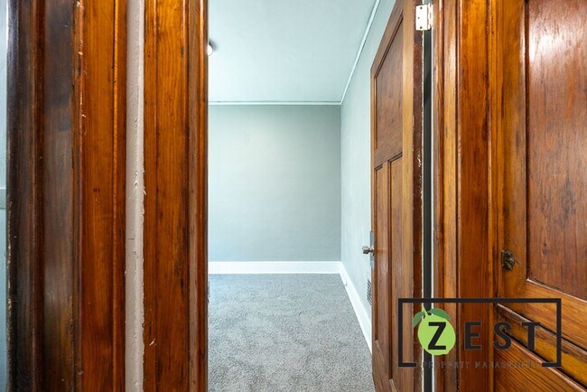 Building Photo - 4055 Beniteau St