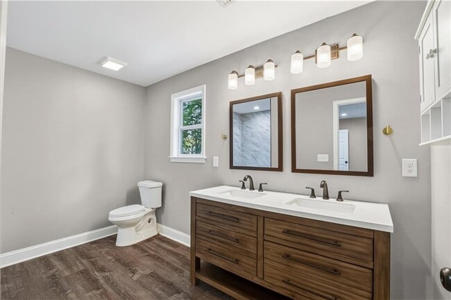 Building Photo - 2866 Belvedere Ln