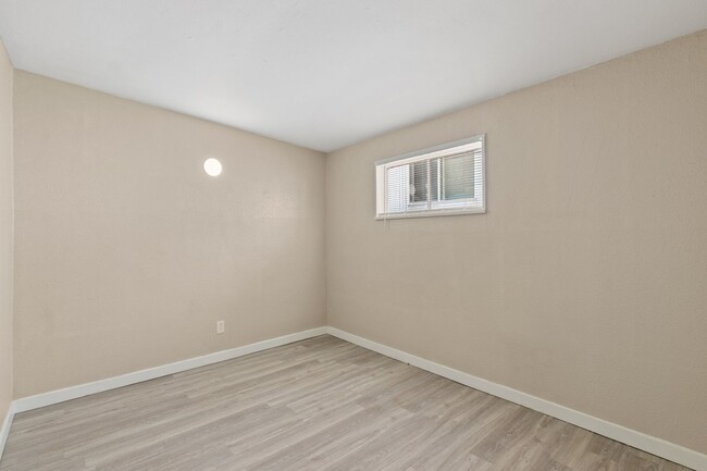 Building Photo - Spacious, Renovated 1-Bedroom Apartment in...