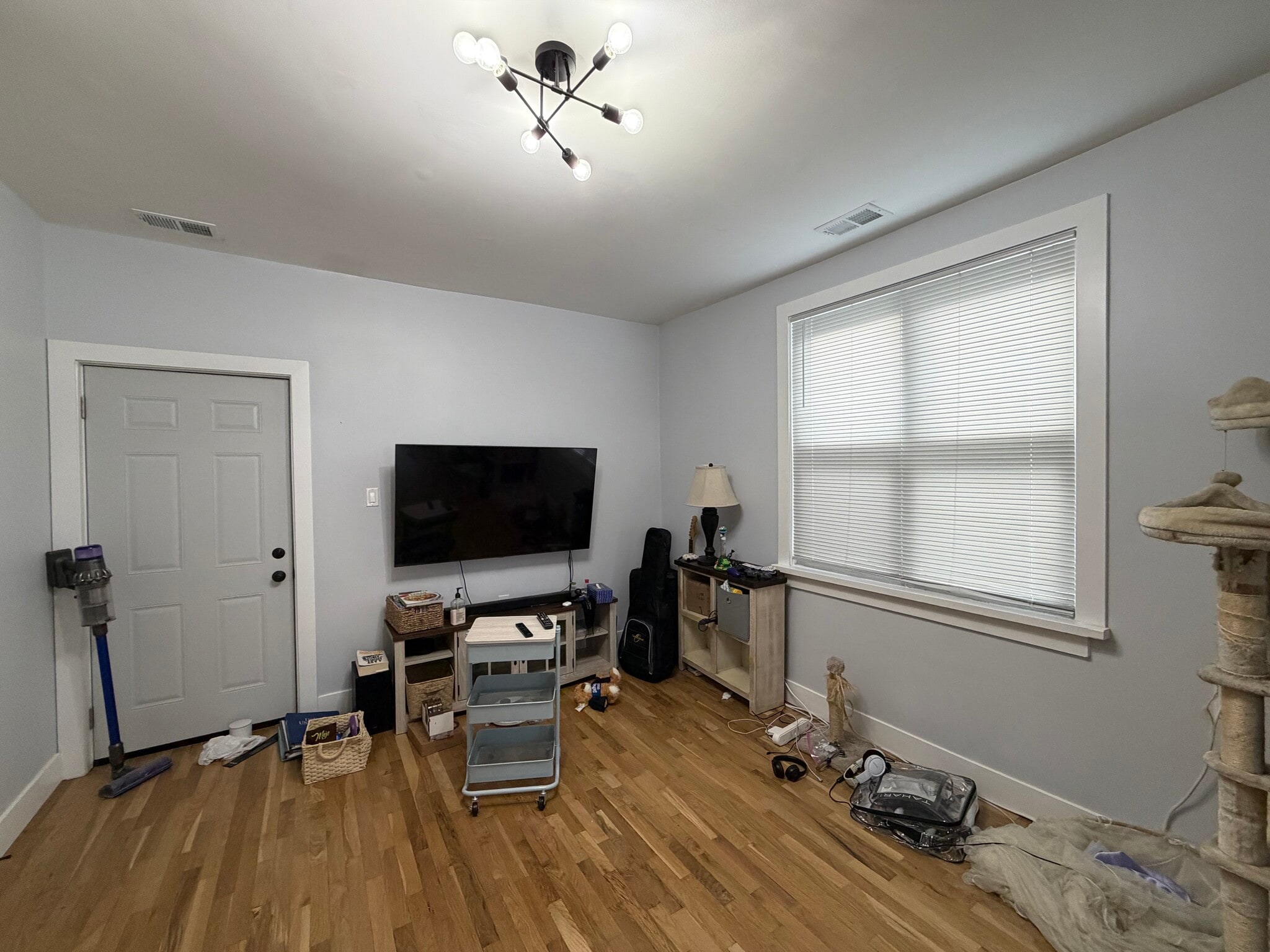 Building Photo - 1626 N Washtenaw Ave