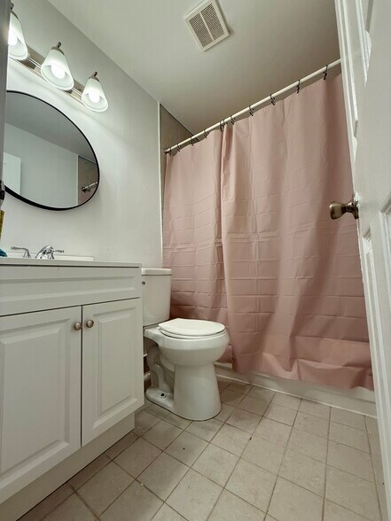 Building Photo - 238 Stevenson Sq