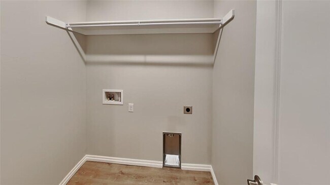 Building Photo - Luxury NEW 2 Bedroom 2 Bathroom Cottage in 55+ Community in Warr Acres (LAWN CARE INCLUDED)