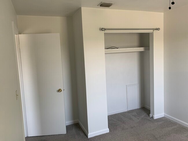 Bedroom 1 - 218 Pheasant Run Dr