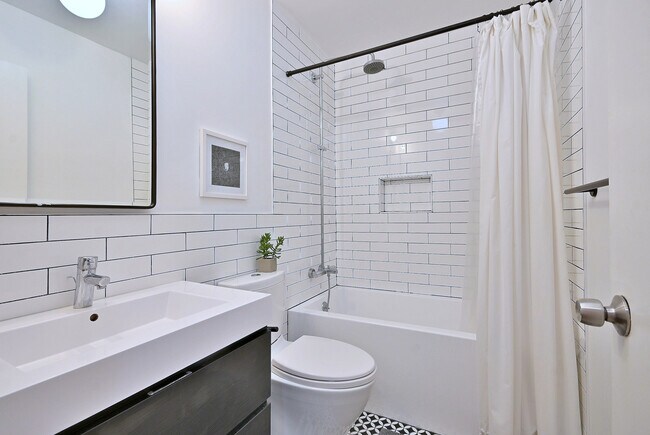 Building Photo - 7324 N Bell Ave