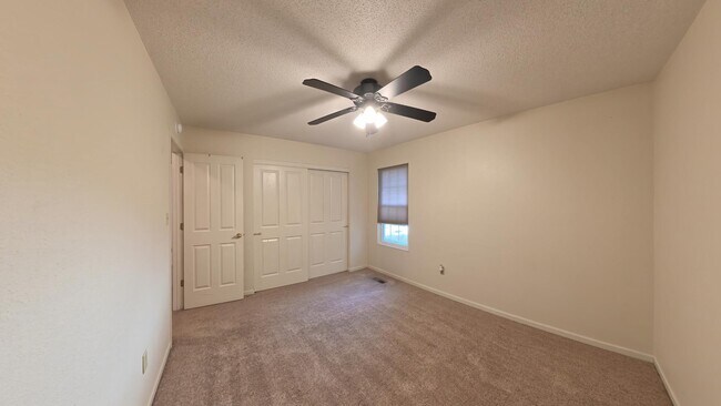 Building Photo - 1125 Butternut Ln