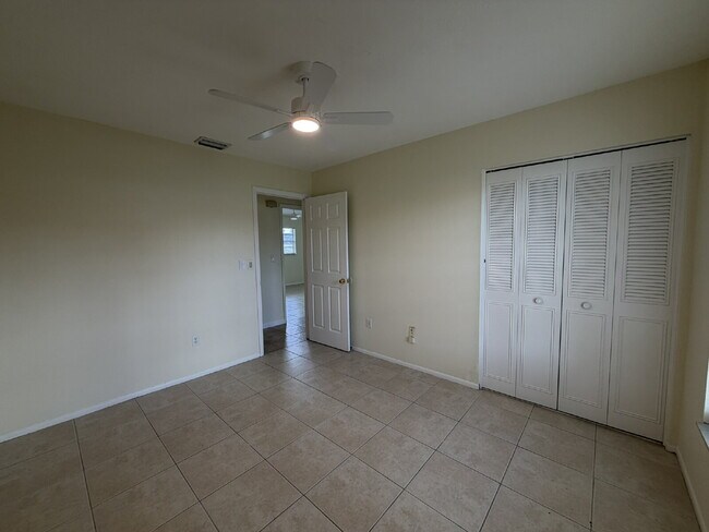 Building Photo - "Charming 3-Bedroom with 2 Full Baths in North Port"