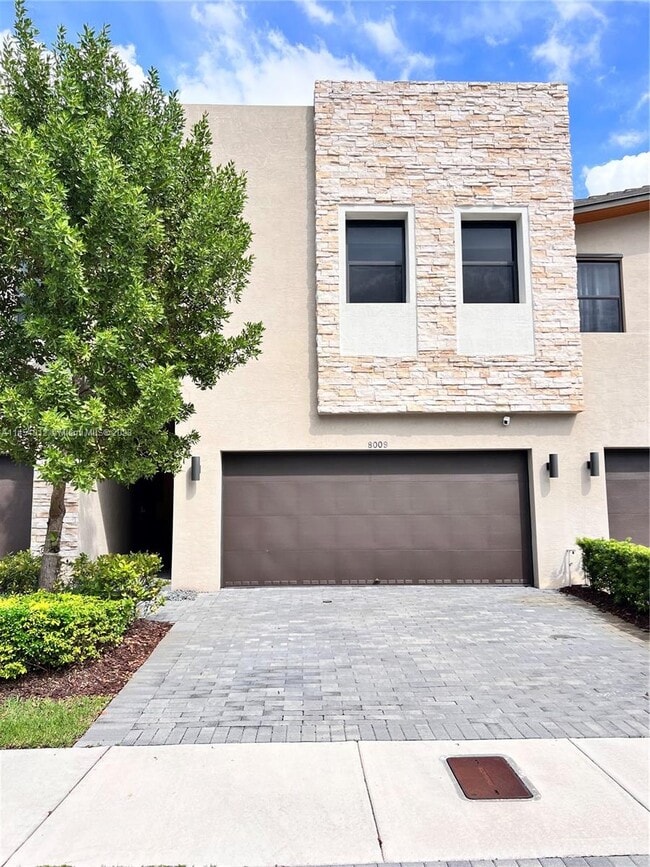 Building Photo - 8009 NW 105th Ct