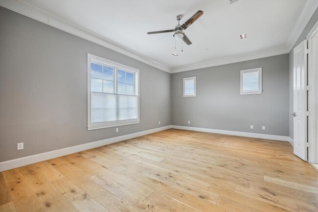 Building Photo - 1352 Kent Grv Pl
