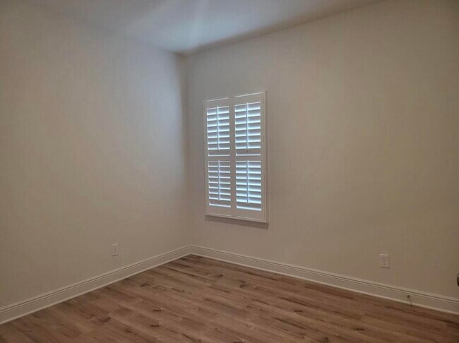 Building Photo - 59 Piper Cv