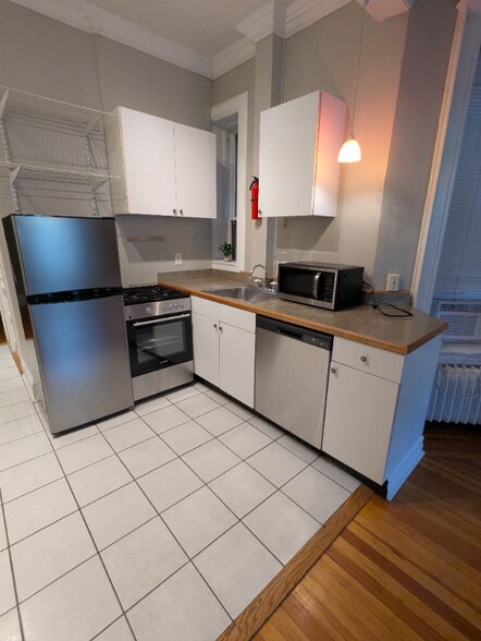 Building Photo - 544 Madison Ave