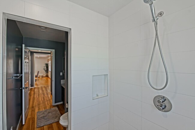 Building Photo - 2338 W 239th St